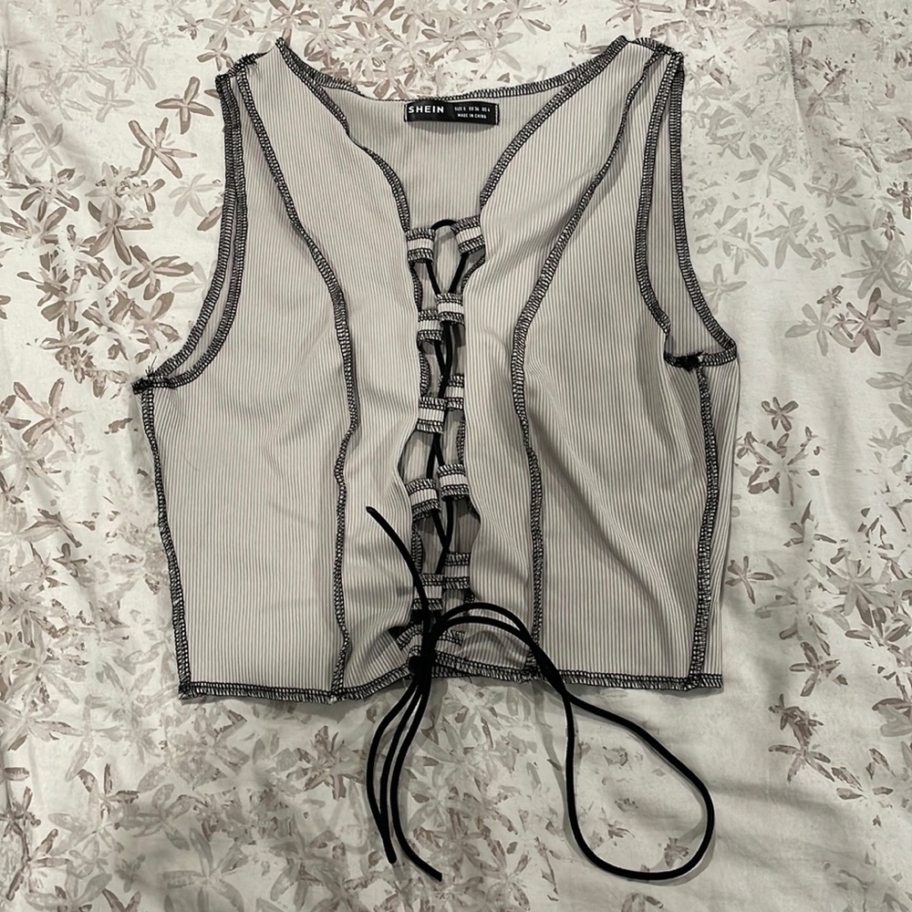 Grey cropped tank